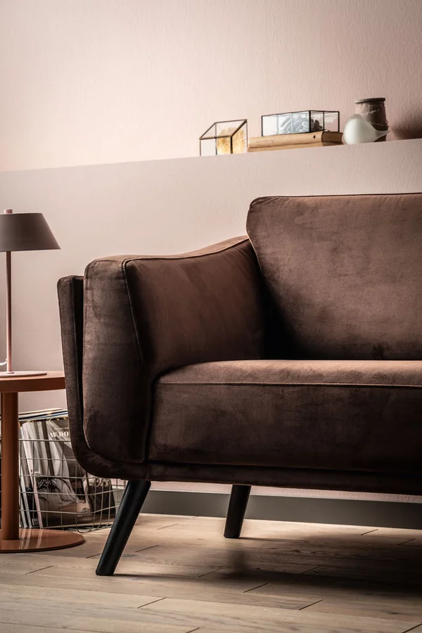 modna czekoladowa sofa